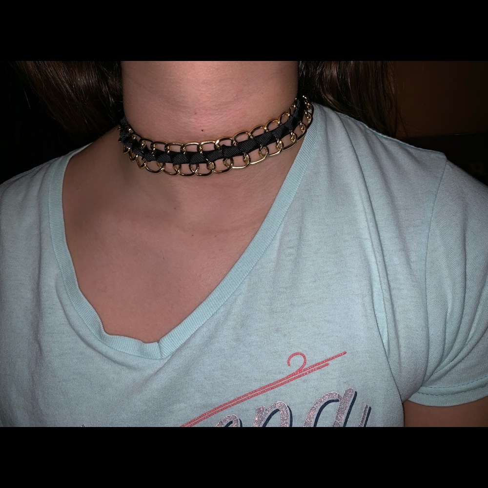 choker necklace